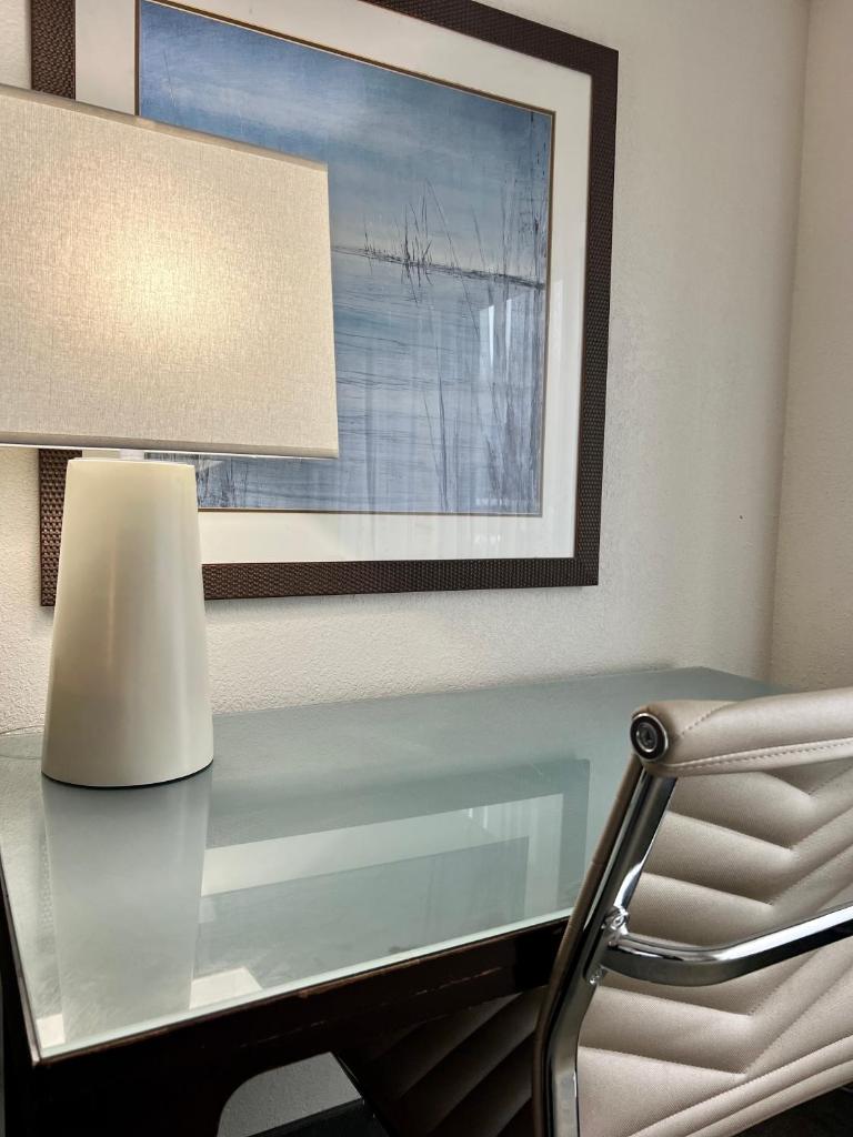 Holiday Inn Virginia Beach - Norfolk, an IHG Hotel photo 2