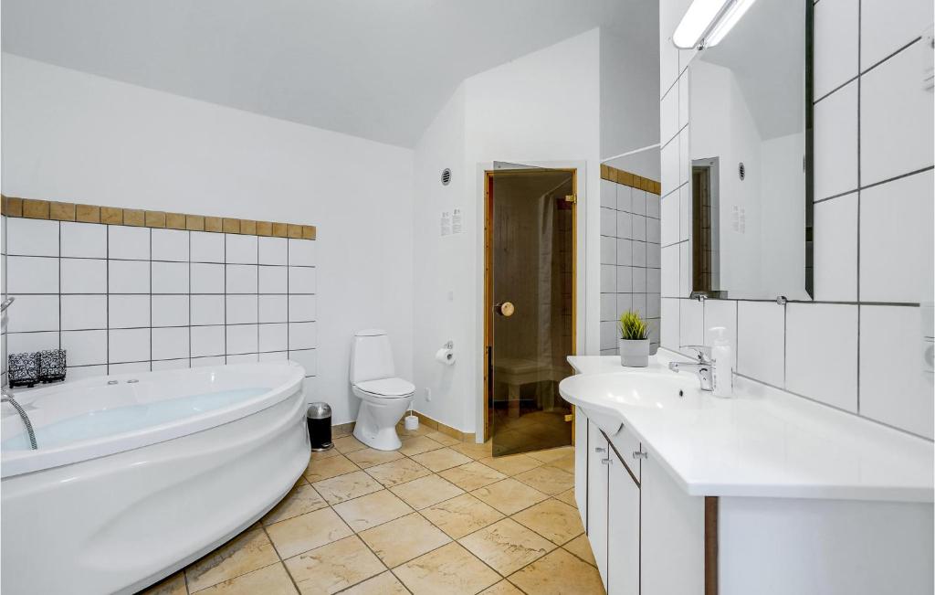 Stunning Home In Egernsund With 3 Bedrooms, Sauna And Wifi photo 3