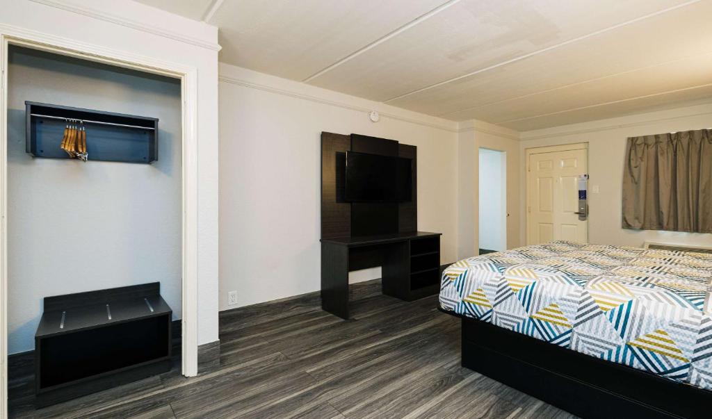 Studio 6 Baytown, Tx - Garth Road photo 3