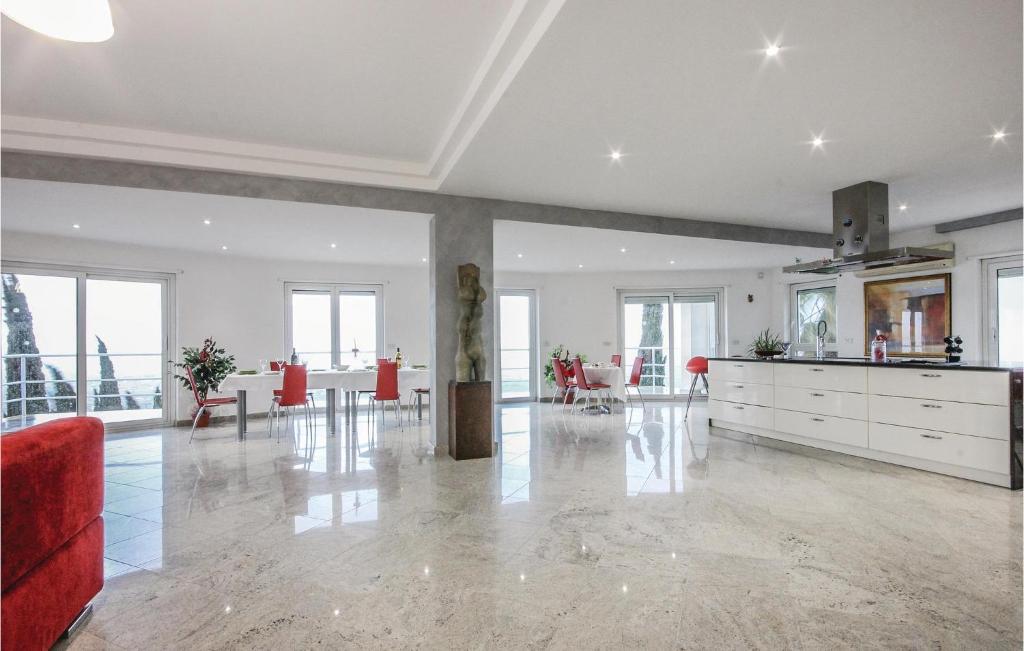 Amazing Home In Aragona -ag- With 4 Bedrooms, Wifi And Outdoor Swimming Pool photo 4