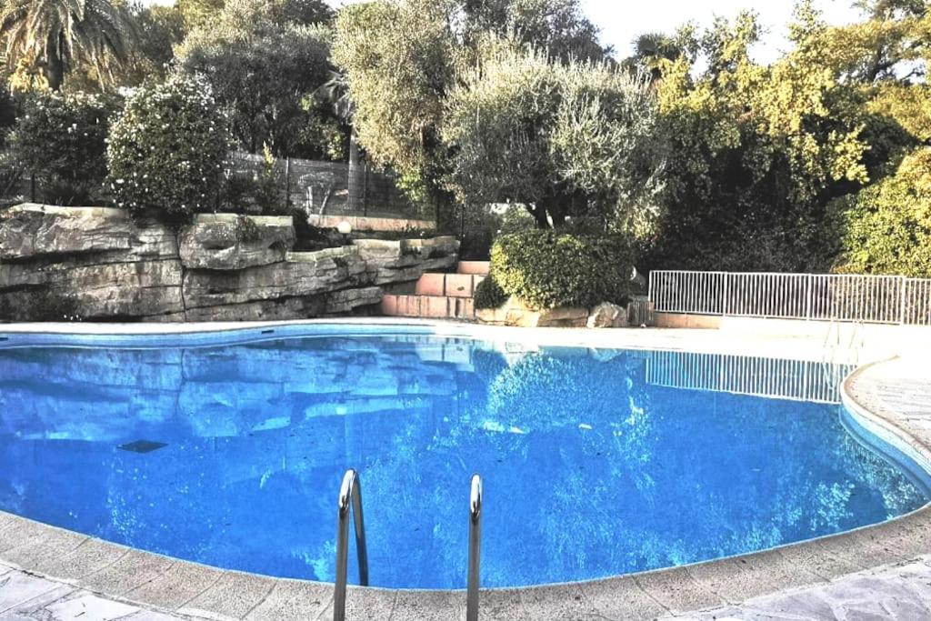 Appartement Nice CENTRE vue Mer avec piscine pour FAMILLE, couple d'amis pas de groupes de jeunes autorisés photo 2