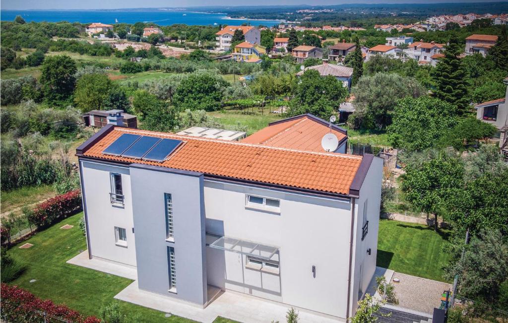 Beautiful Home In Stinjan With Jacuzzi, Wifi And Outdoor Swimming Pool photo 4