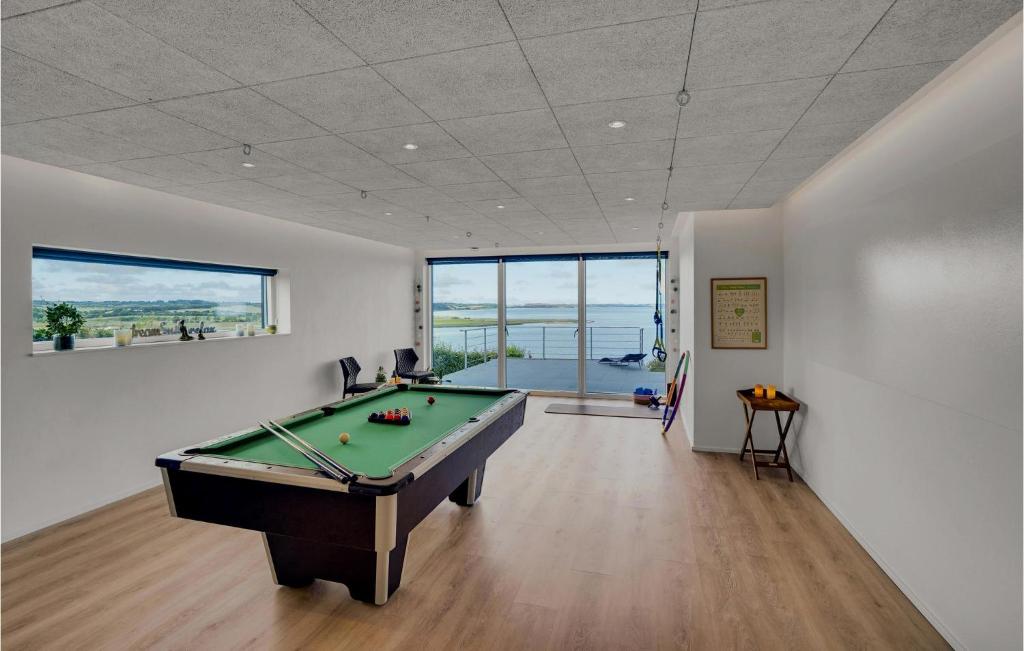Beautiful Home In Lgstrup With Jacuzzi, Wifi And Sauna photo 1