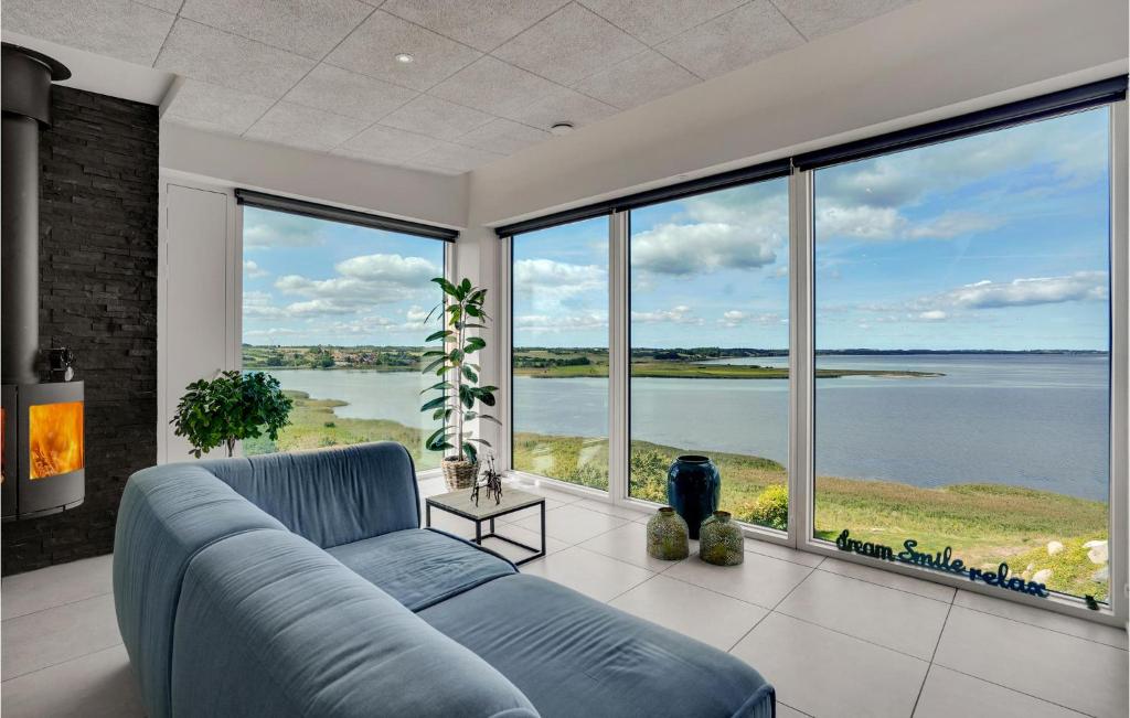 Beautiful Home In Lgstrup With Jacuzzi, Wifi And Sauna photo 2