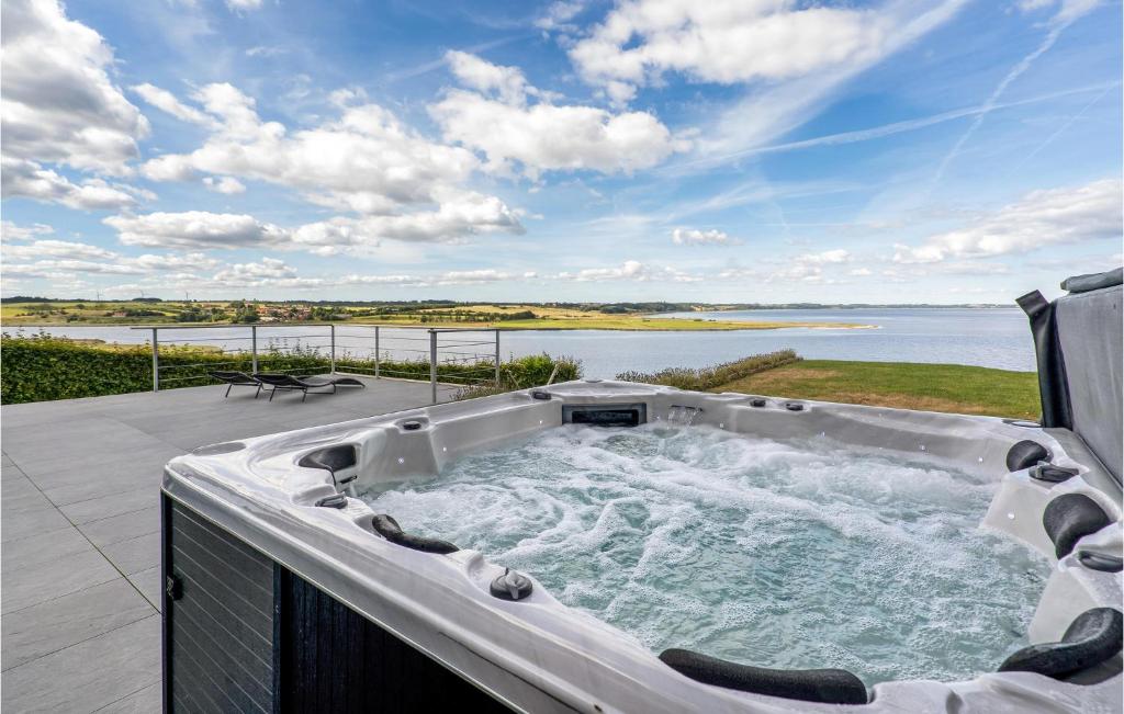 Beautiful Home In Lgstrup With Jacuzzi, Wifi And Sauna photo 4