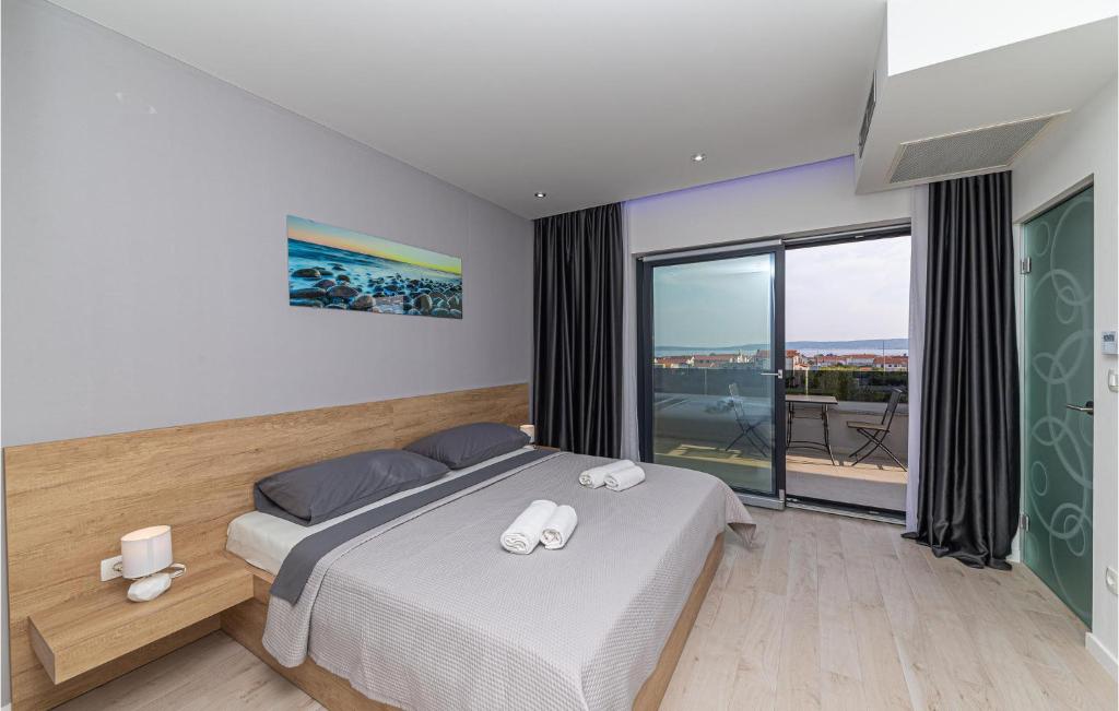 Stunning Home In Kastel Stari With 4 Bedrooms, Wifi And Outdoor Swimming Pool photo 2