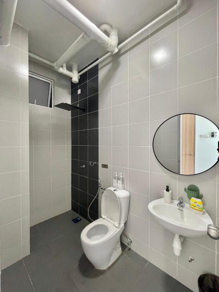 KiRA Drawbridge Homestay with pool near KTCC Mall photo 4
