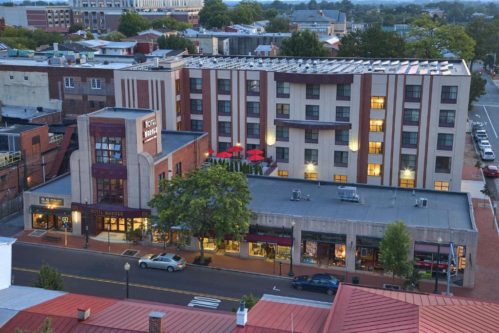 Hotel Warner image