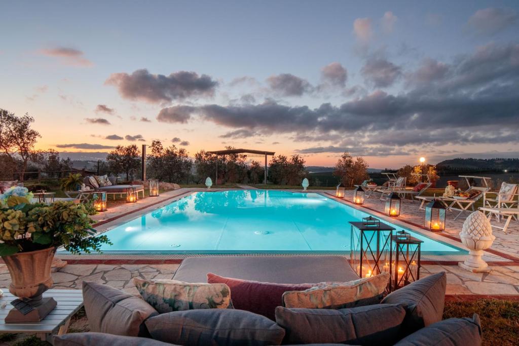 VILLA LAJATICO Farmhouse with Private Pool photo 4