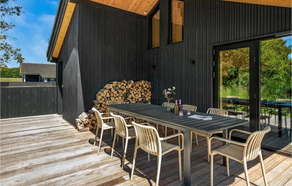 Stunning Home In Aakirkeby With Wifi And 4 Bedrooms photo 3