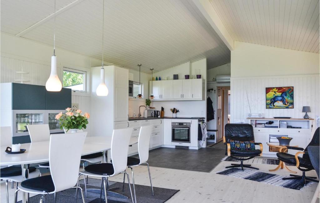 Beautiful Home In Kirke Hyllinge With 3 Bedrooms, Sauna And Wifi photo 4