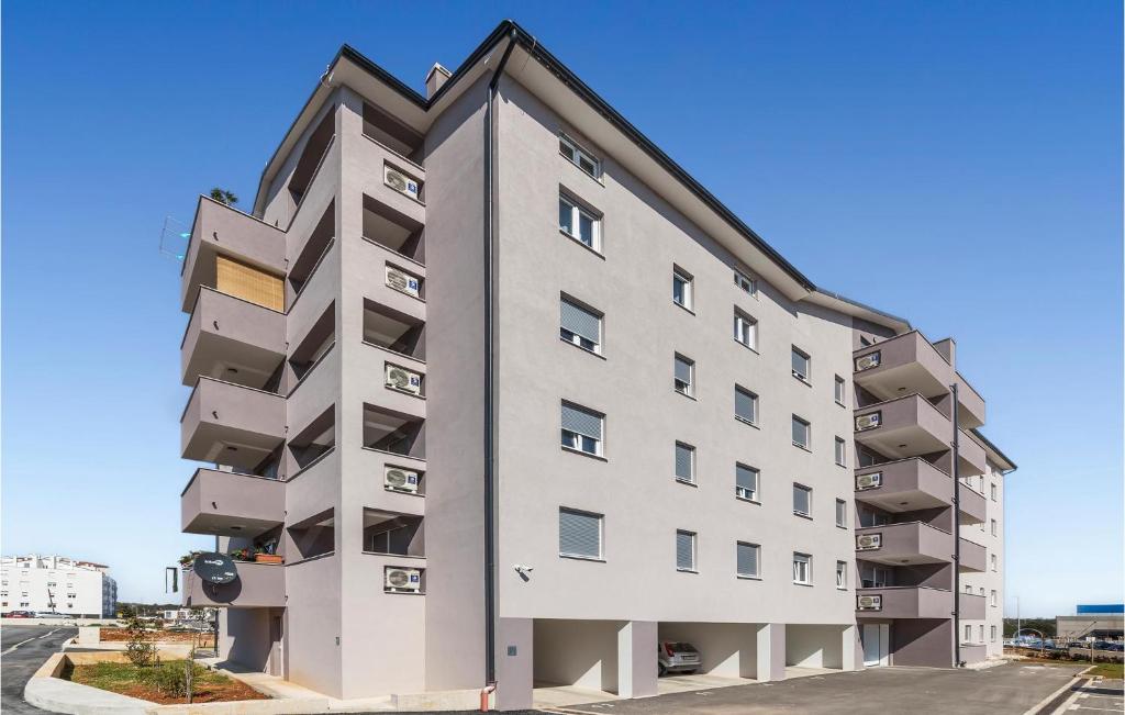 Awesome Apartment In Pula With 2 Bedrooms And Wifi photo 3
