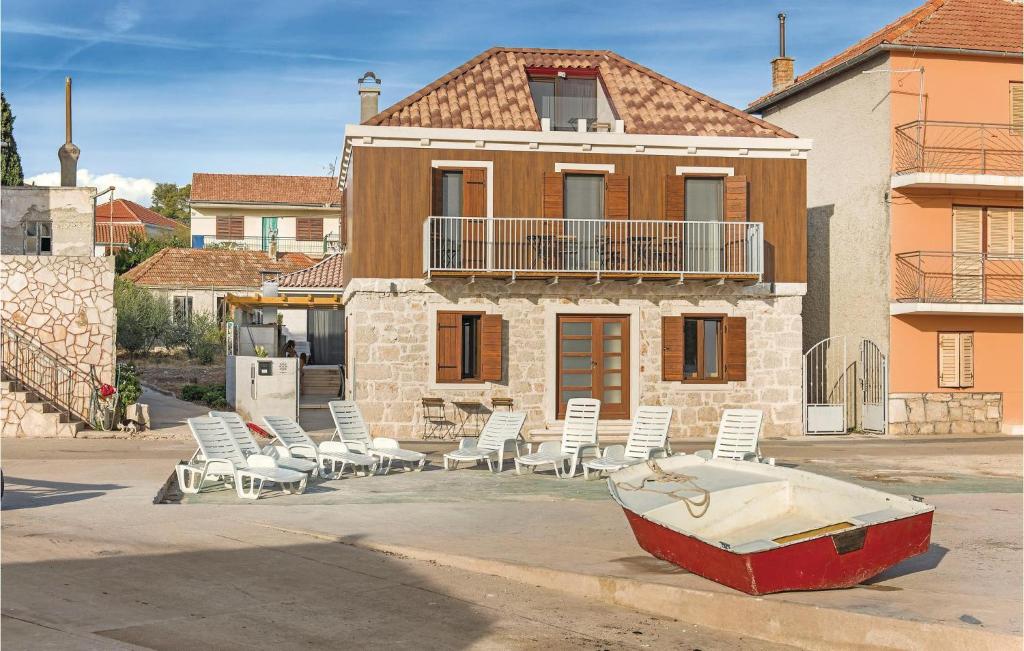 Amazing Home In Kaprije With Jacuzzi, Wifi And Outdoor Swimming Pool photo 4