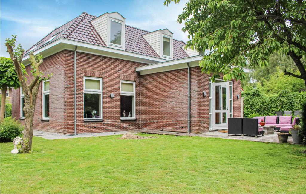 Awesome Home In Zeewolde With 4 Bedrooms, Wifi And Outdoor Swimming Pool photo 2