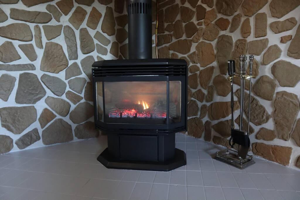 Private trendy studio with fireplace photo 3