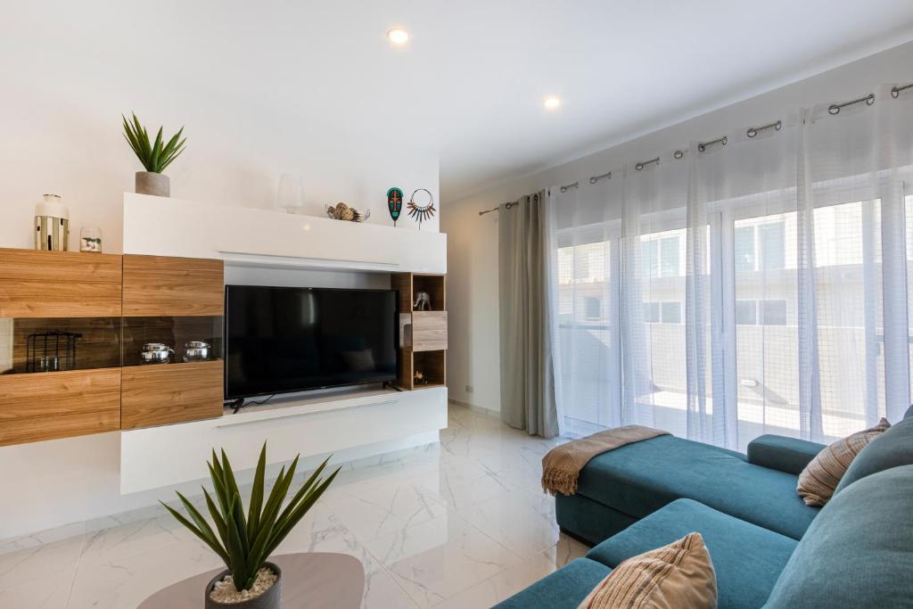 H4- Modern Penthouse with Large Terrace and Views photo 3