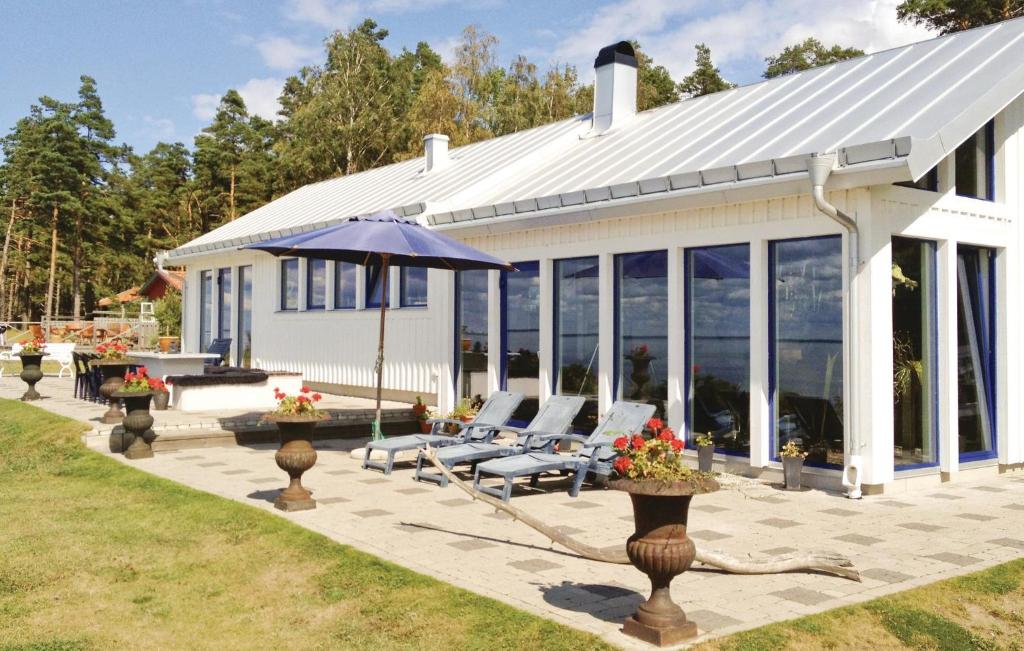 Beautiful Home In Mrbylnga With 1 Bedrooms, Sauna And Wifi photo 2