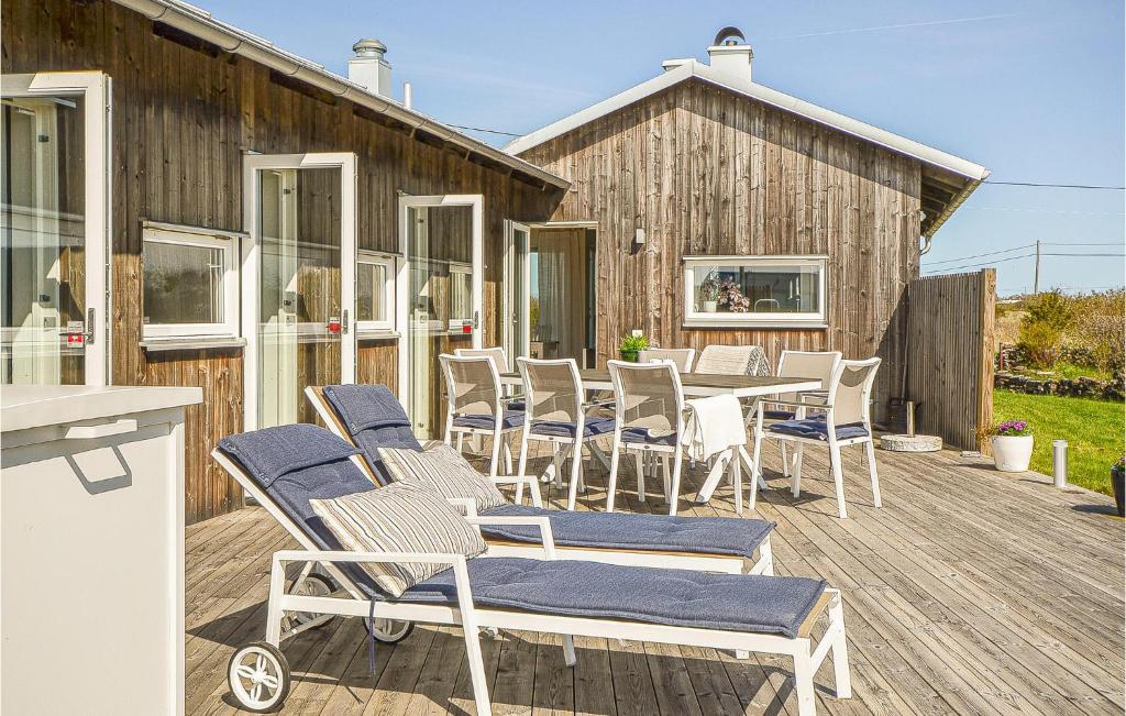Stunning Home In Borgholm With 4 Bedrooms, Jacuzzi And Wifi photo 1