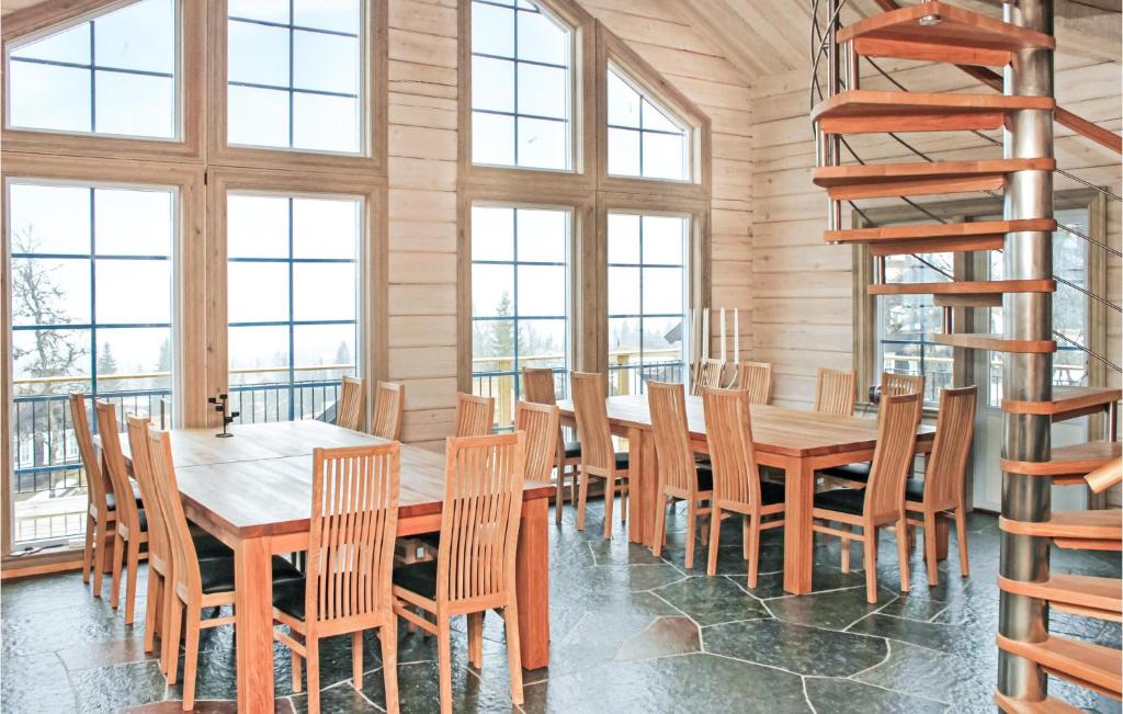 Beautiful Home In Trysil With 10 Bedrooms, Sauna And Internet photo 2