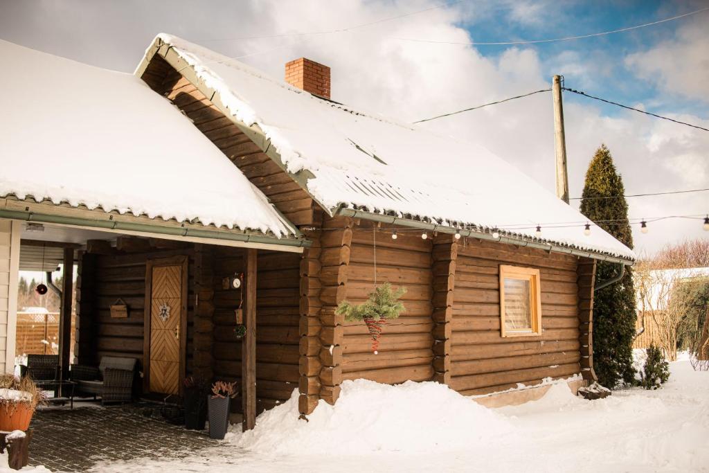 Viesu nams SAKNĪTES