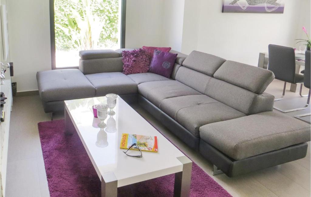 Awesome Home In Ciudad Quesada-rojales With Wifi, Heated Swimming Pool And Swimming Pool photo 1