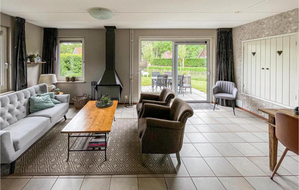 Beautiful Home In Sint Nicolaasga With Wifi And 3 Bedrooms photo 1