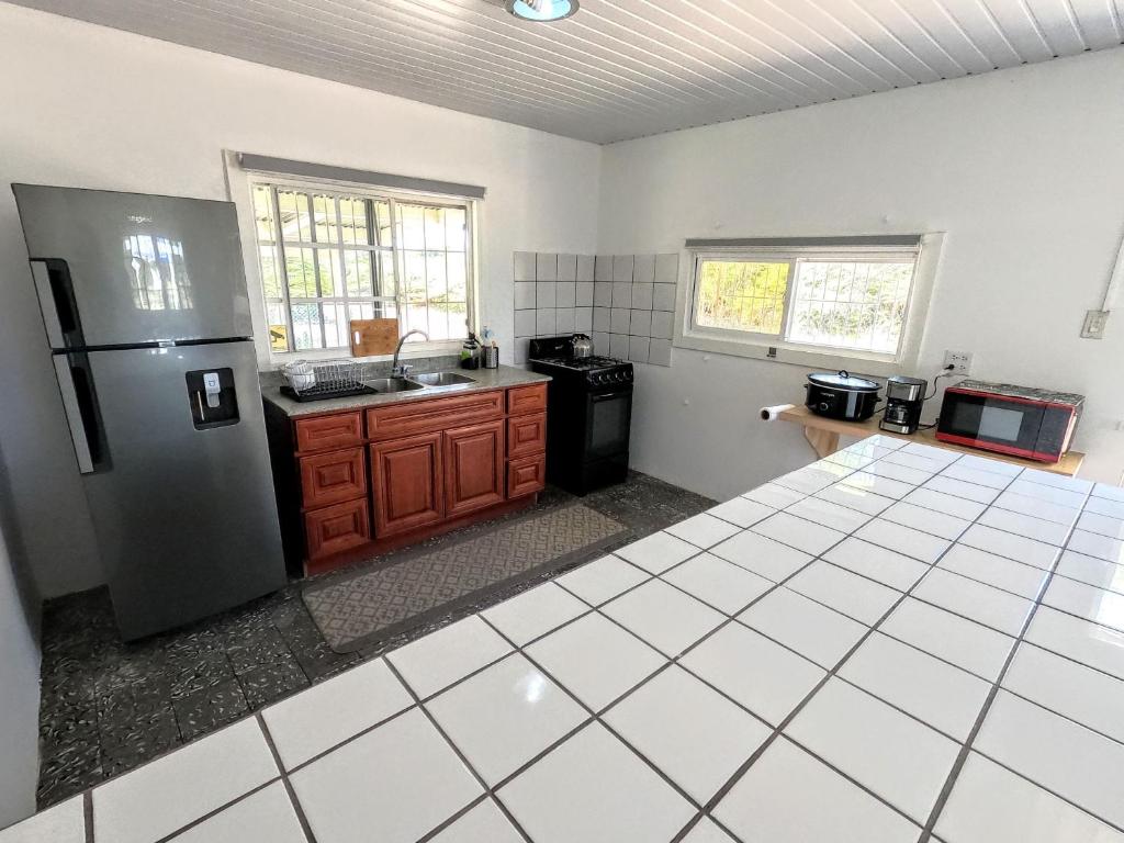 Traditional Aruban Home close to Surfside Beach photo 3