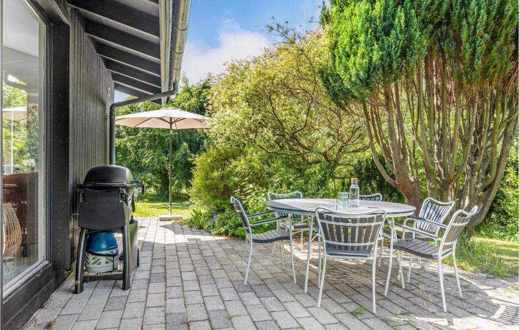 Awesome Home In Dronningmlle With 2 Bedrooms And Wifi photo 2