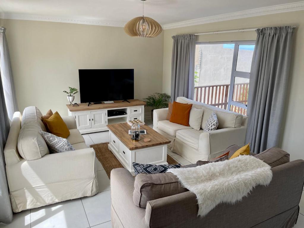 'On Point' Beach House - Jeffreys Bay photo 4