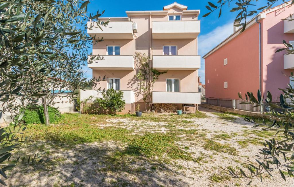 Nice Apartment In Biograd Na Moru With 2 Bedrooms And Wifi photo 2