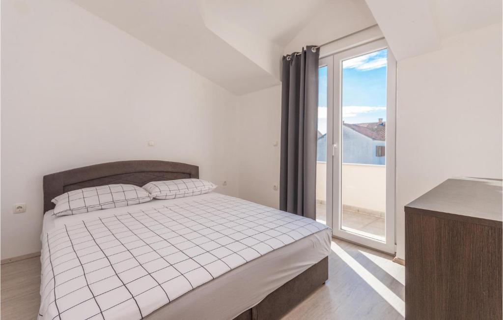 Nice Apartment In Biograd Na Moru With 2 Bedrooms And Wifi photo 3