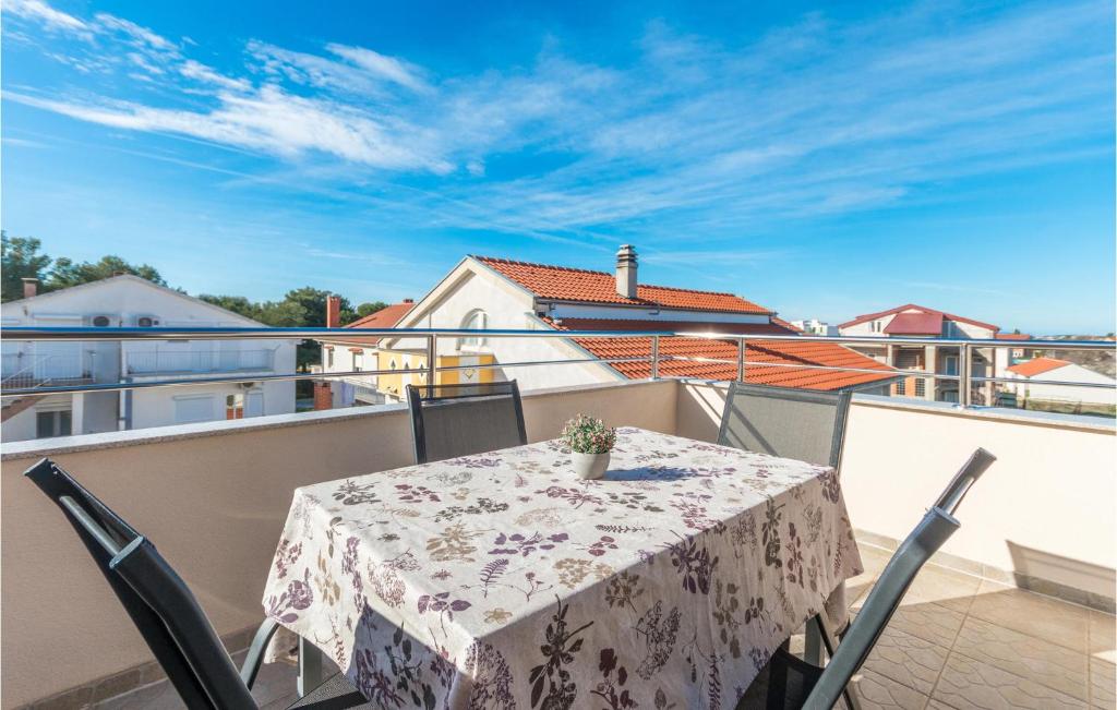 Nice Apartment In Biograd Na Moru With 2 Bedrooms And Wifi photo 4
