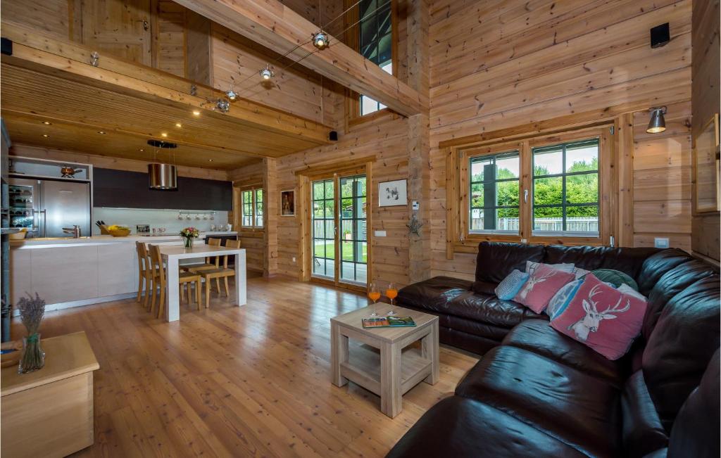 Awesome Home In Preserje With Jacuzzi, Sauna And Wifi photo 3
