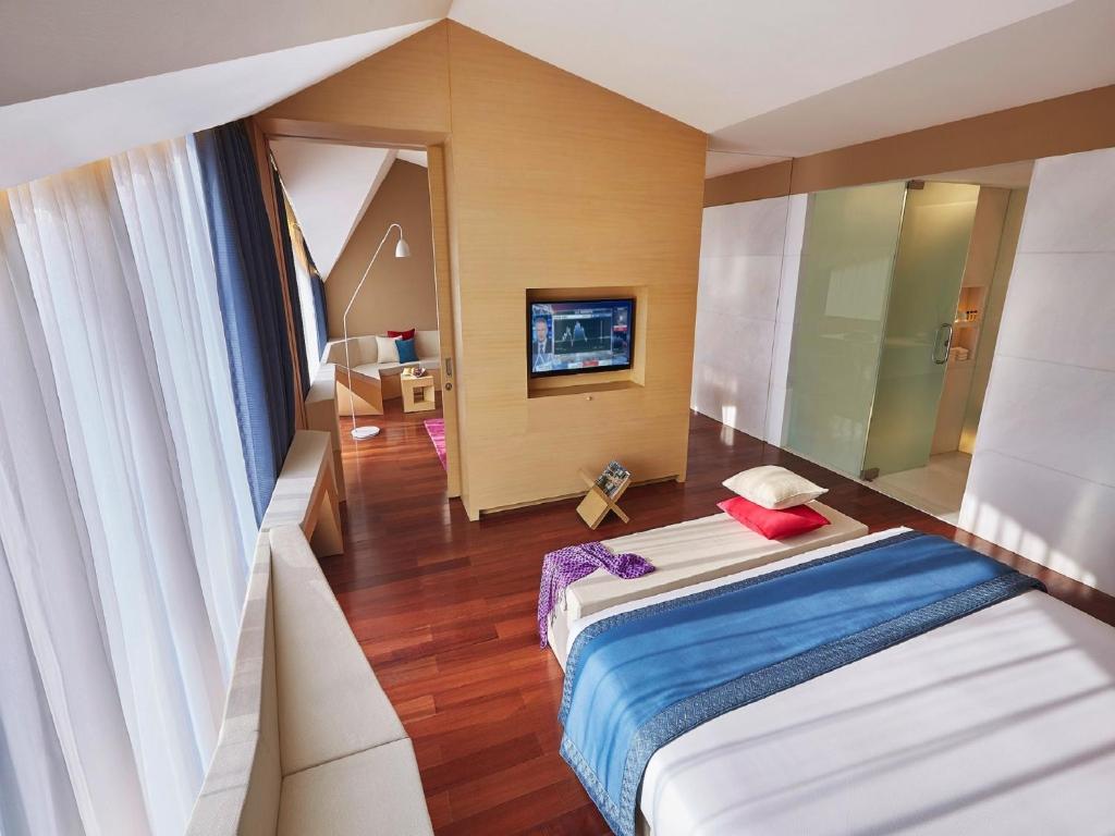 Сьюит (Deluxe Suite 1 Bedroom City View King Bed and 24 hours Check-in and Check-out), Vivanta by Taj Dwarka New Delhi