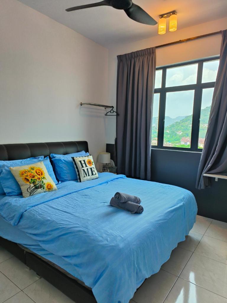 The Sun 1 or 3BR Bayan Lepas 4 to 10 pax WL - Tap to explore photos