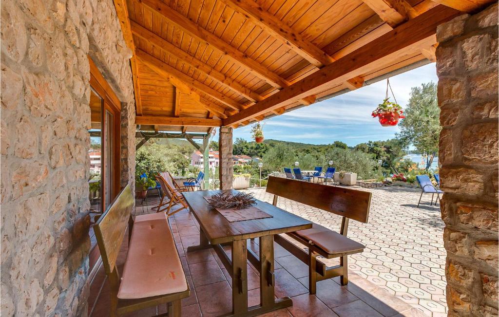 Stunning Home In Cunski With Jacuzzi, Wifi And 3 Bedrooms photo 3