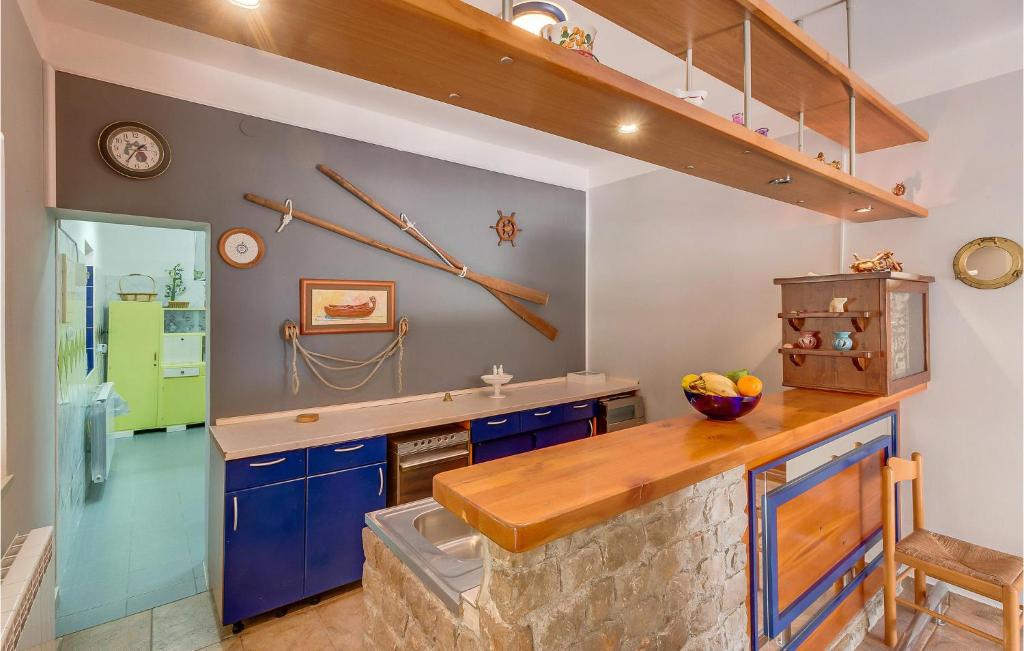 Stunning Home In Cunski With Jacuzzi, Wifi And 3 Bedrooms photo 4