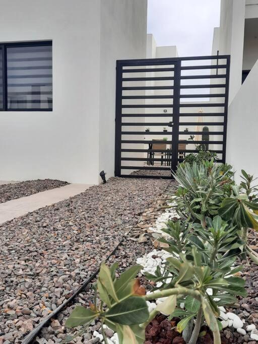 Beautiful new house with pool club photo 4