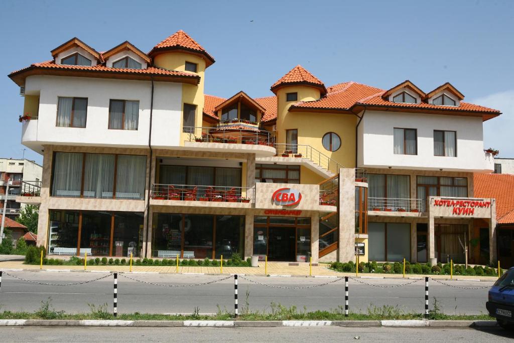 Hotel Queen photo 2