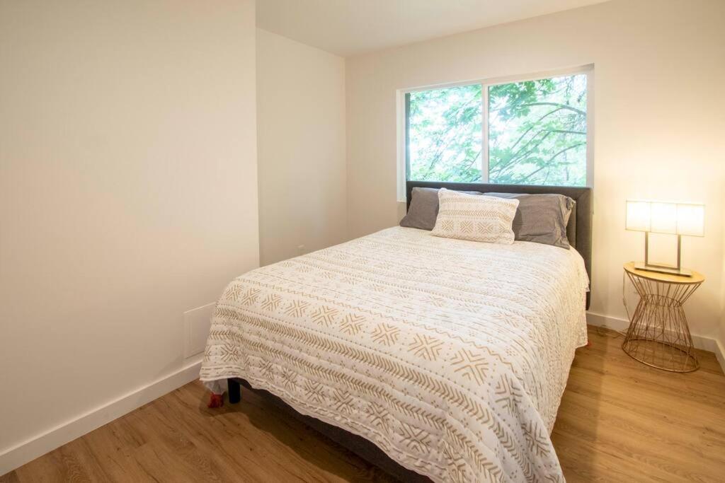 Modern Living in Kirkland photo 1