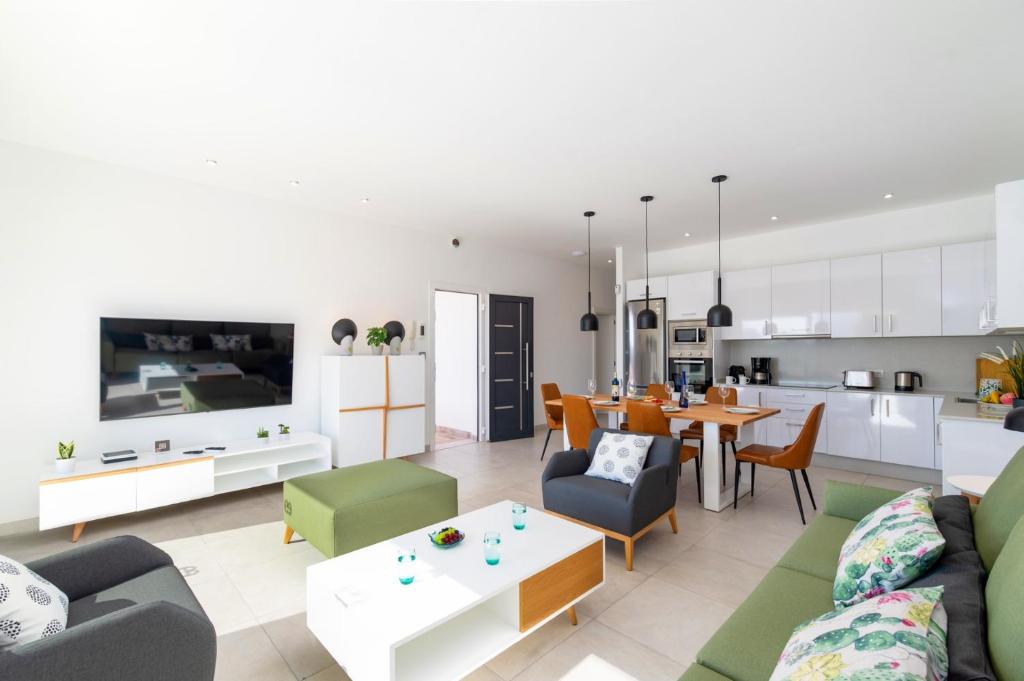 Villa Malvasia by Villa Plus photo 4