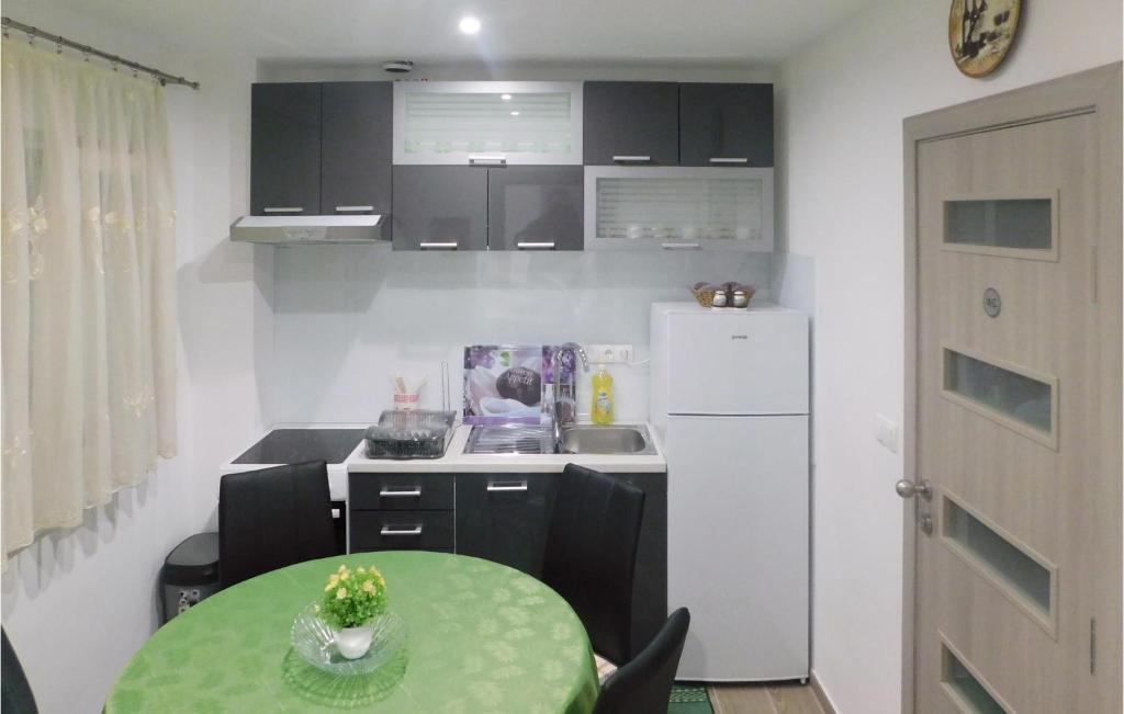 Stunning Apartment In Karin Gornji With 1 Bedrooms photo 2