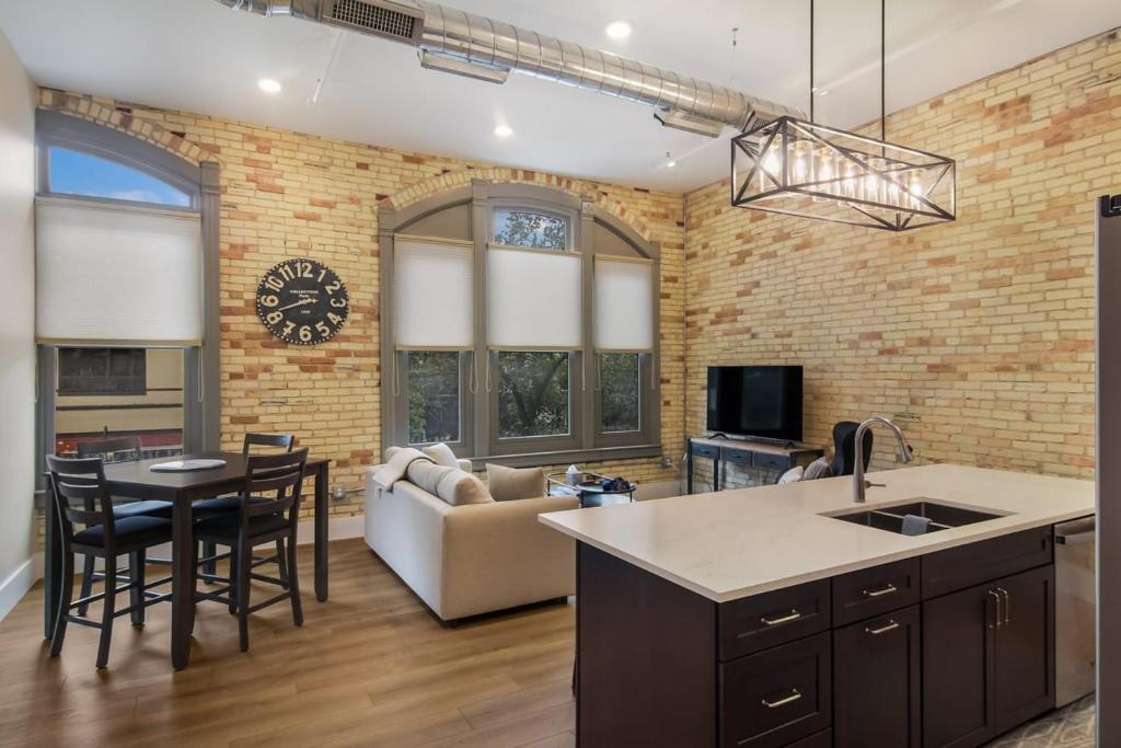 Golden Lofts Unit 4 Downtown Traverse City 2BD 2BA photo 2