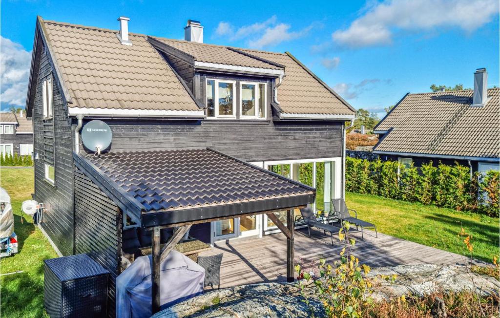 Awesome Home In Risr With Wifi And 4 Bedrooms photo 2