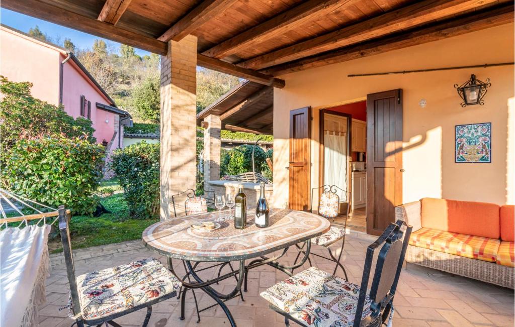 Stunning Apartment In San Giovanni With Outdoor Swimming Pool, Jacuzzi And Wifi photo 2