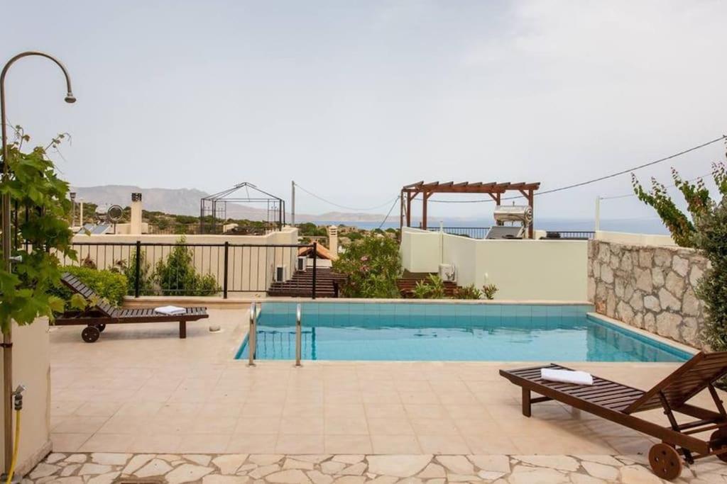 Villa Seashell, Private Pool and Magnficent View photo 2