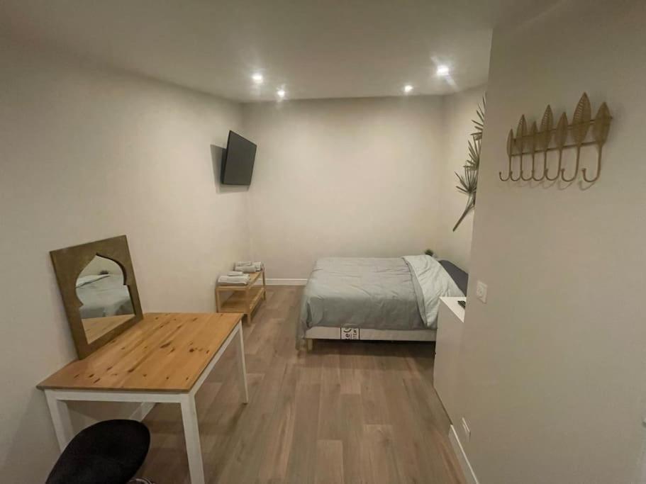 Studio indépendant - CDG, Paris,Disney,Astérix