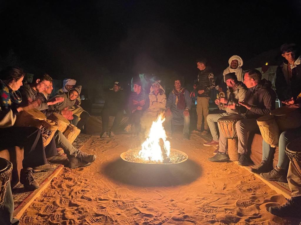 Roses desert camp photo 4