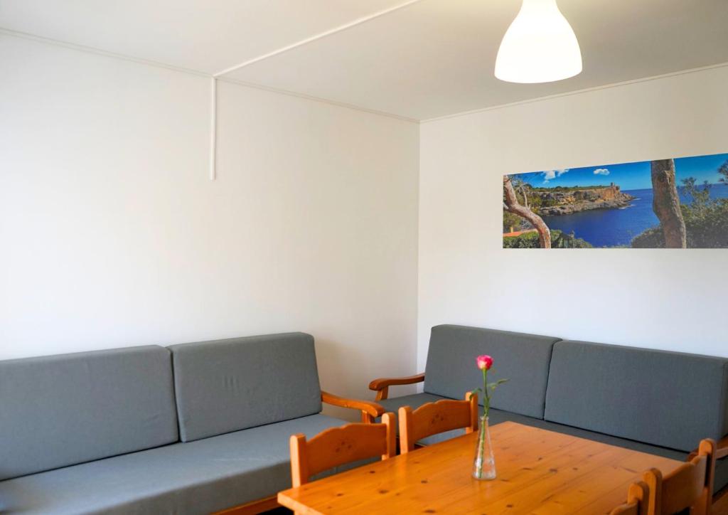 Apartamentos Vistalmar Mallorca - Tap to explore photos