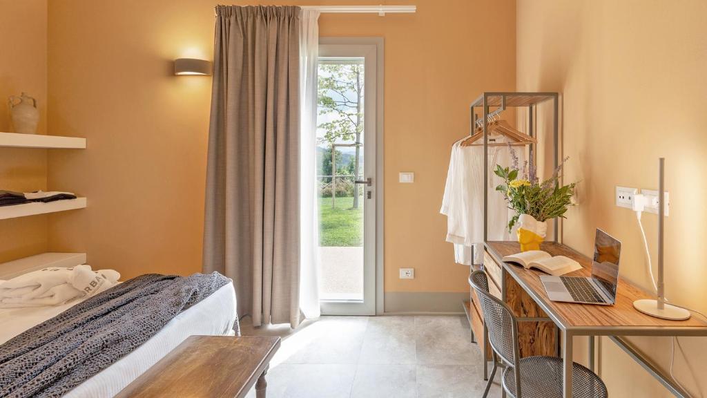 RELAIS CORBAIA 12&1, Emma Villas photo 4